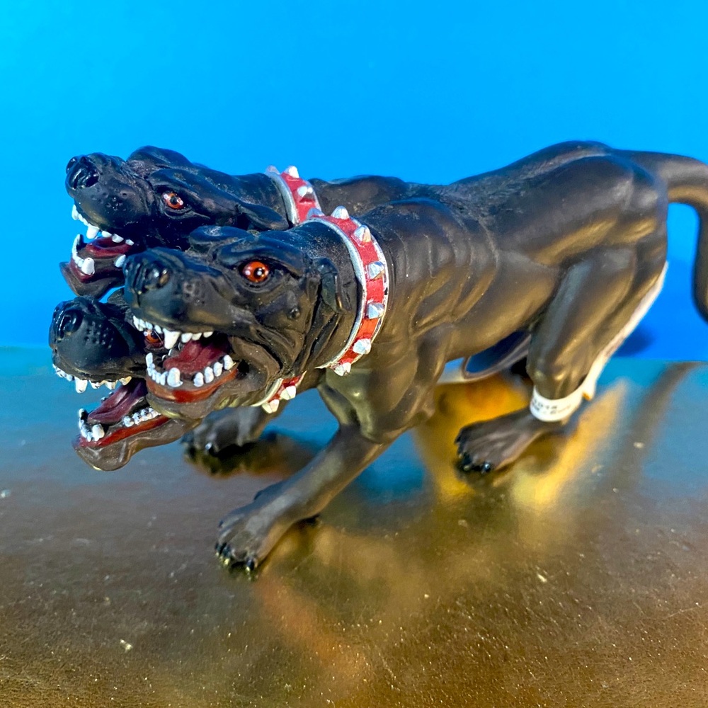 H11 CERBERUS NWT PAPO CERBERUS 3 HEADED DOG FANTASY MYTHOLOGICAL CREATURE 6.5”
